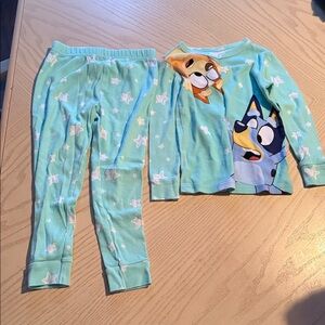 Kids Mint Green Star Pajama Set with Character Print💜